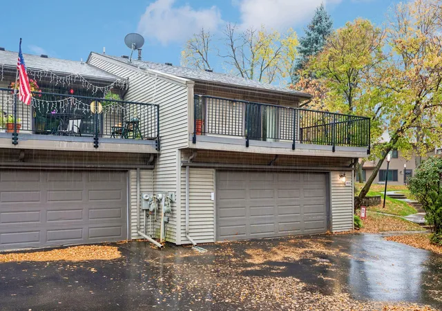 Photo 3 of Single family home for sale at 4435 Arden View Ct, Saint Paul, MN 55112 | MLS# 7161824 | Listing updated on 2026-10-20