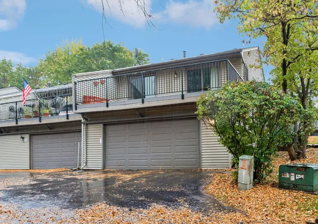 Photo 3 of Single family home for sale at 4435 Arden View Ct, Saint Paul, MN 55112 | MLS# 7161824 | Listing updated on 2026-10-20