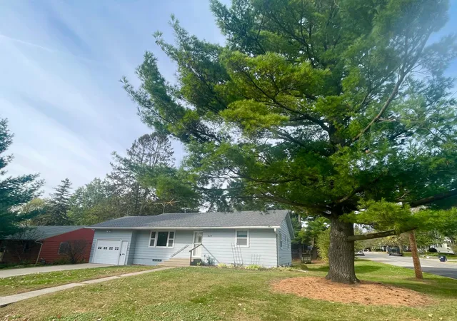 Photo 1 of Single family home for sale at 217 Orchard St N, Northfield, MN 55057 | MLS# 7161825 | Listing updated on 2026-10-19