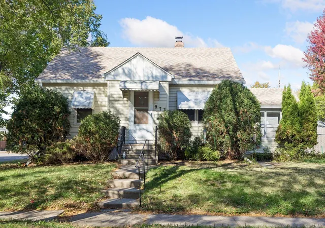 Photo 1 of Single family home for sale at 977 Scheffer Ave, Saint Paul, MN 55102 | MLS# 7161832 | Listing updated on 2026-10-22