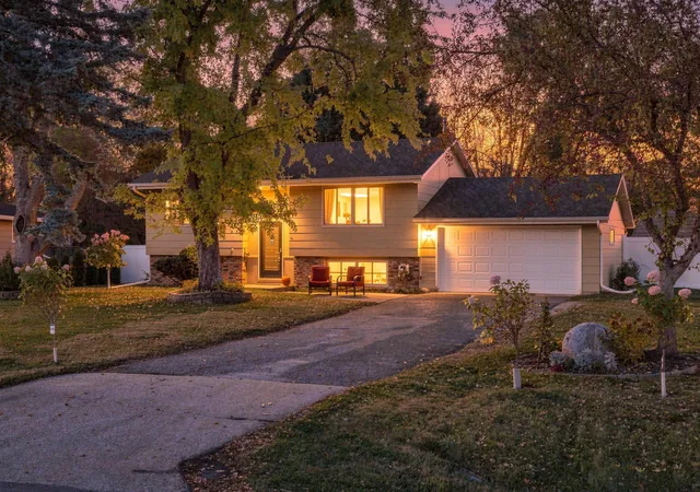 Photo 4 of Single family home for sale at 16641 Whitewood Ave, Prior Lake, MN 55372 | MLS# 7161836 | Listing updated on 2026-10-22
