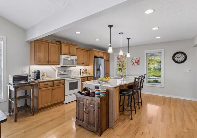 Photo 3 of Single family home for sale at 7077 Waterstone Ln, Saint Paul, MN 55125 | MLS# 7161852 | Listing updated on 2026-10-24