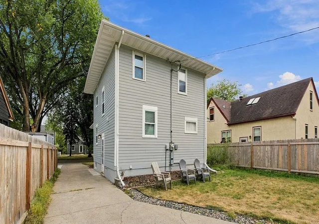 Photo 3 of Single family home for sale at 1238 4th Street N, Fargo, ND 58102 | MLS# 7161858 | Listing updated on 2026-10-21