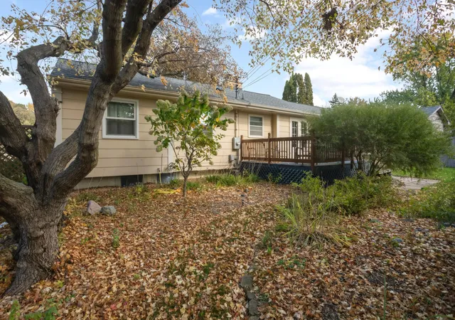 Photo 4 of Single family home for sale at 616 Rice Crk Ter NE, Minneapolis, MN 55432 | MLS# 7161875 | Listing updated on 2026-10-23