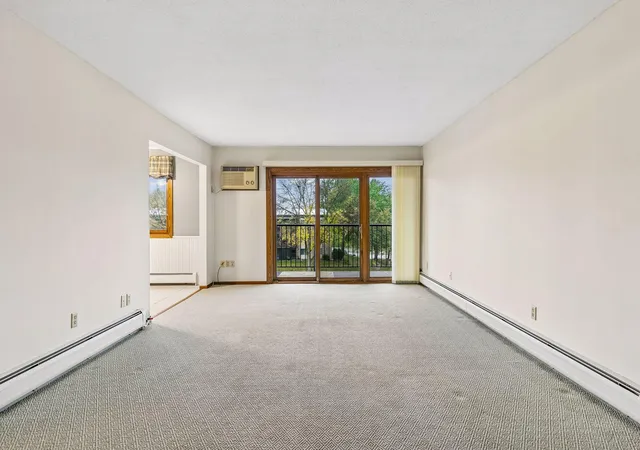 Photo 4 of Condo for sale at 2700 Oxford St N #140, Saint Paul, MN 55113 | MLS# 7161878 | Listing updated on 2026-10-21