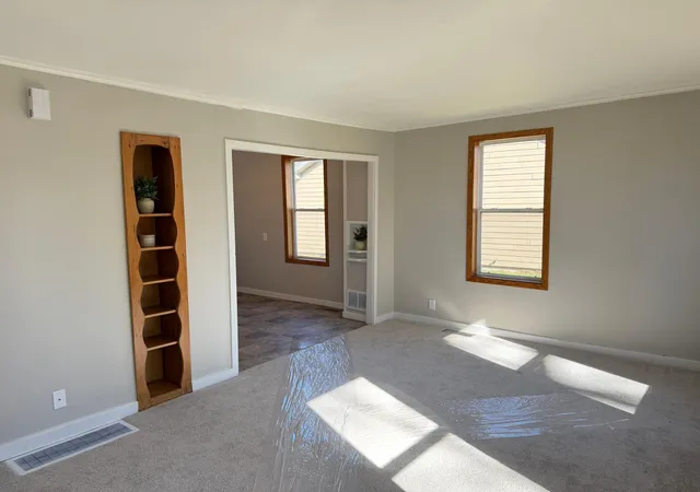 Photo 3 of Single family home for sale at 9 E 3rd Street, Morris, MN 56267 | MLS# 7161885 | Listing updated on 2026-10-20