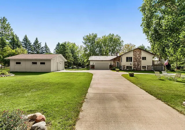 Photo 4 of Single family home for sale at 6992 43rd Avenue SE, Saint Cloud, MN 56304 | MLS# 7161898 | Listing updated on 2026-10-26