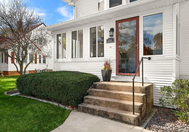 Photo 2 of Sale Pending at 309 S Jefferson St, Houston, MN 55943 | MLS# 7161927 | Listing updated on 2026-10-20
