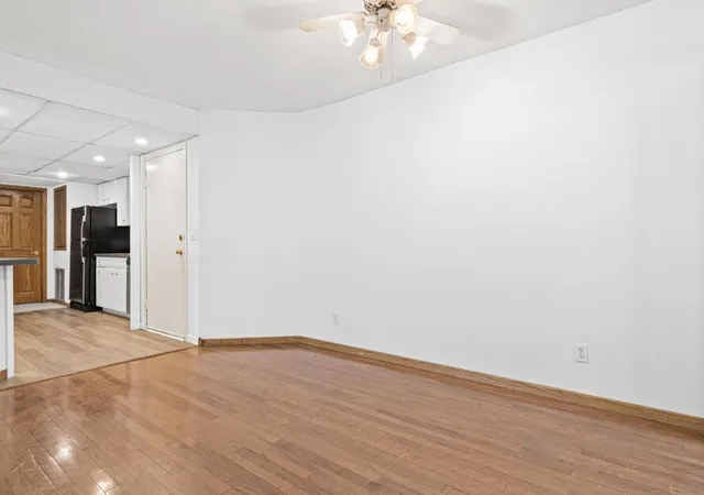 Photo 4 of Condo for sale at 132 Demont Ave E #136, Saint Paul, MN 55117 | MLS# 7161928 | Listing updated on 2026-10-20