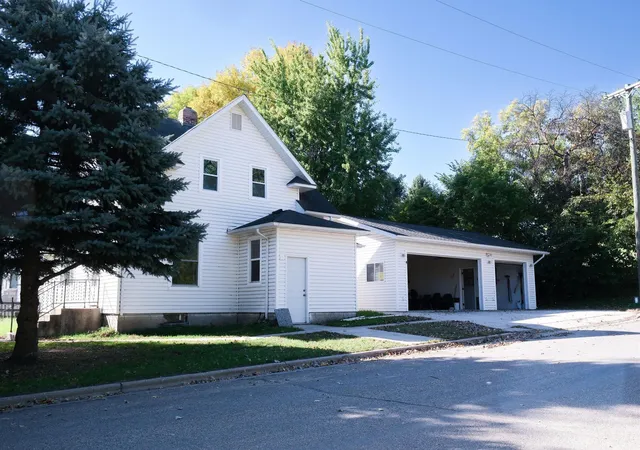 Single family home for sale at 302 Ash St, Lisbon, ND 58054 | MLS# 7161933