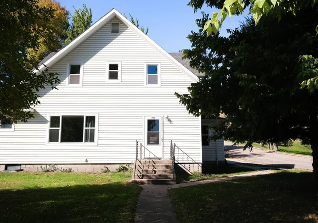 Photo 2 of Single family home for sale at 302 Ash St, Lisbon, ND 58054 | MLS# 7161933 | Listing updated on 2026-10-23