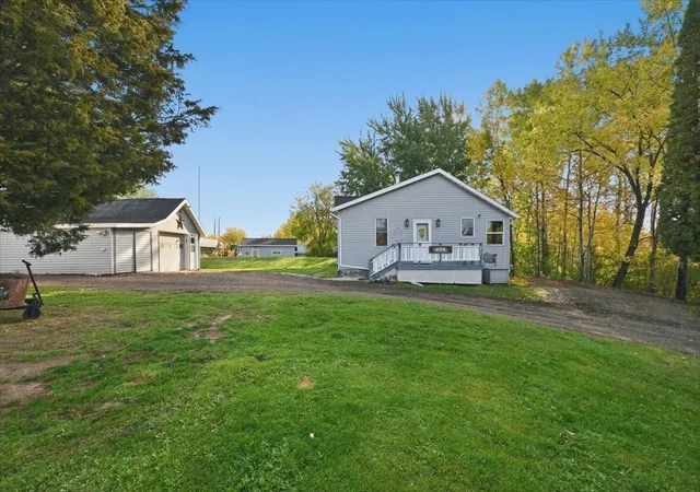 Photo 2 of Single family home for sale at 105 Glencrest Ct, Duluth, MN 55808 | MLS# 7161935 | Listing updated on 2026-10-20