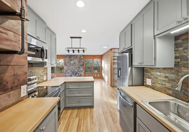 Photo 3 of Single family home for sale at 2200 161st Avenue NW, Andover, MN 55304 | MLS# 7161961 | Listing updated on 2026-10-27
