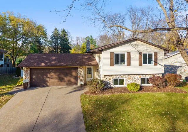 Photo 1 of Single family home for sale at 8308 W 104th Street, Minneapolis, MN 55438 | MLS# 7161974 | Listing updated on 2026-10-28