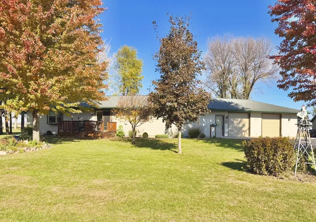 Photo 1 of Single family home for sale at 55926 State Hwy 19, Winthrop, MN 55396 | MLS# 7161975 | Listing updated on 2026-10-22