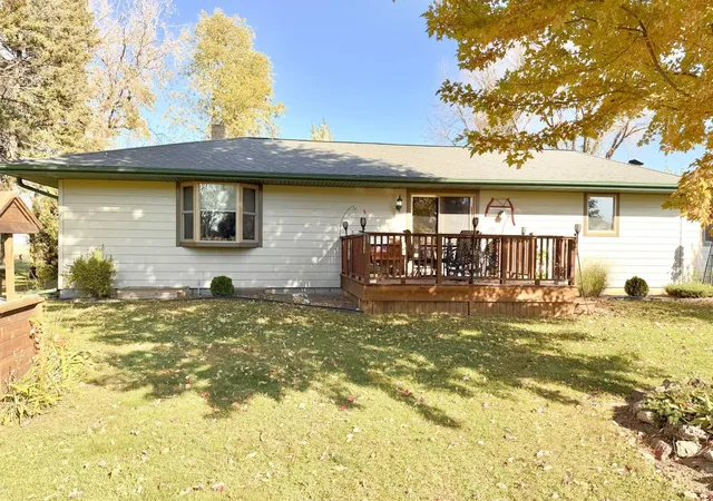 Photo 2 of Single family home for sale at 55926 State Hwy 19, Winthrop, MN 55396 | MLS# 7161975 | Listing updated on 2026-10-22