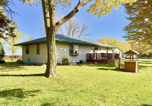 Photo 4 of Single family home for sale at 55926 State Hwy 19, Winthrop, MN 55396 | MLS# 7161975 | Listing updated on 2026-10-22
