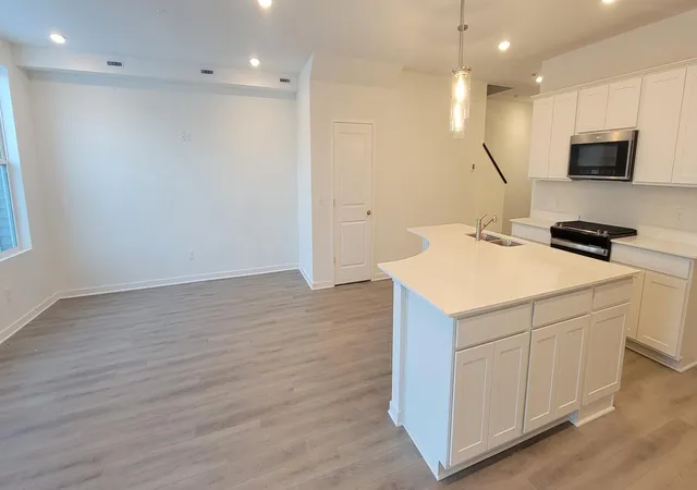 Photo 3 of Single family home for sale at 4791 Airlake Dr, Saint Paul, MN 55129 | MLS# 7161980 | Listing updated on 2026-10-22