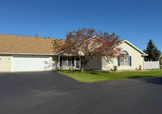 Photo 1 of Single family home for sale at 2930 Century Ct Ne, Rochester, MN 55906 | MLS# 7162047 | Listing updated on 2026-10-23