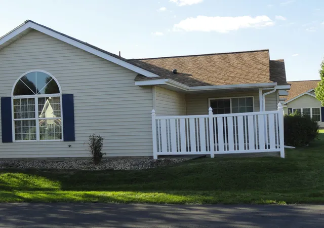 Photo 2 of Single family home for sale at 2930 Century Ct Ne, Rochester, MN 55906 | MLS# 7162047 | Listing updated on 2026-10-23