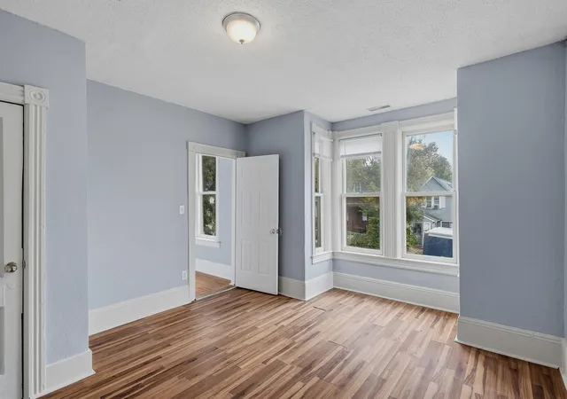 Photo 3 of House for sale at 669 Case Ave, Saint Paul, MN 55106 | MLS# 7162080 | Listing updated on 2026-10-22