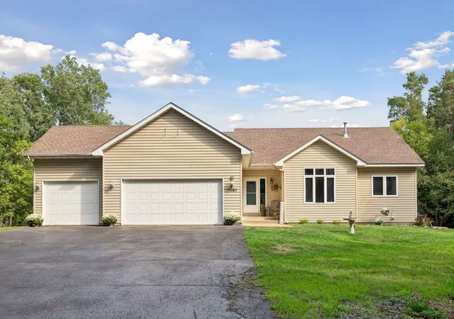 Photo 3 of Single family home for sale at 13185 Is View Dr Nw, Elk River, MN 55330 | MLS# 7162085 | Listing updated on 2026-10-21