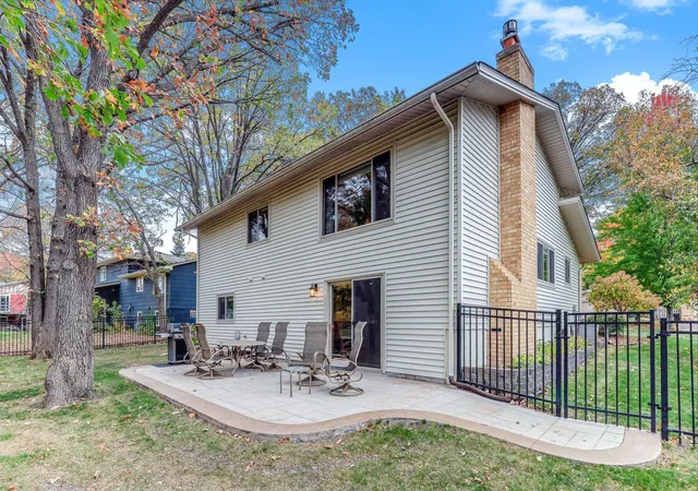 Photo 4 of Single family home for sale at 11904 Flintwood St NW, Minneapolis, MN 55448 | MLS# 7162106 | Listing updated on 2026-10-22