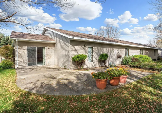 Photo 3 of Single family home for sale at 197 Prairie Ln, Janesville, MN 56048 | MLS# 7162123 | Listing updated on 2026-10-23
