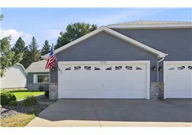Photo 2 of Single family home for sale at 7590 Newbury Rd, Saint Paul, MN 55125 | MLS# 7162135 | Listing updated on 2026-10-20