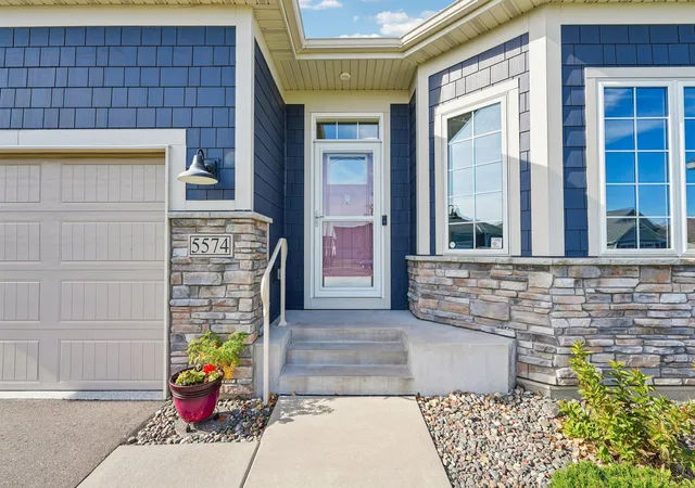 Photo 4 of Single family home for sale at 5574 135th Street N, Hugo, MN 55038 | MLS# 7162150 | Listing updated on 2026-10-23