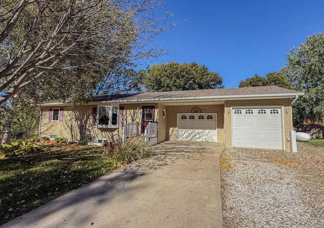Single family home for sale at 1001 19th Avenue SE, Willmar, MN 56201 | MLS# 7162156