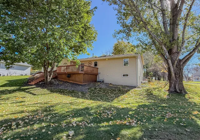 Photo 4 of Single family home for sale at 1001 19th Avenue SE, Willmar, MN 56201 | MLS# 7162156 | Listing updated on 2026-10-22