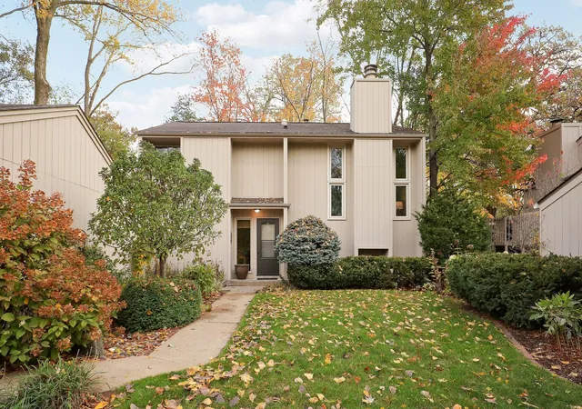 Photo 2 of Single family home for sale at 1880 Black Oaks Ln N, Minneapolis, MN 55447 | MLS# 7162181 | Listing updated on 2026-10-20