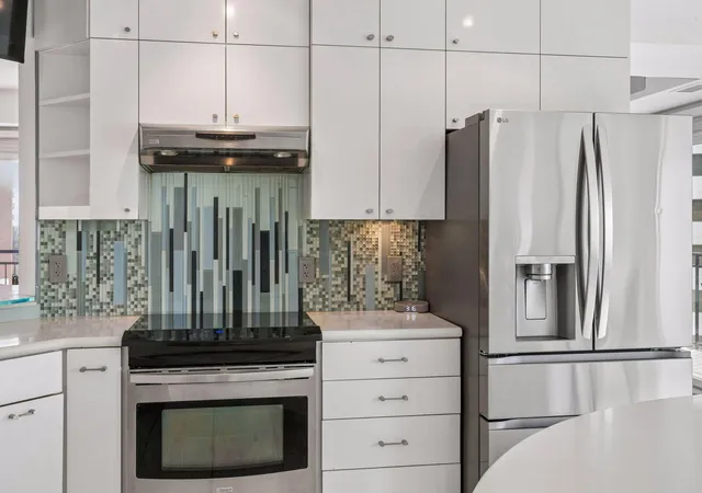 Photo 2 of Condo for sale at 1225 Lasalle Ave #2307, Minneapolis, MN 55403 | MLS# 7162225 | Listing updated on 2026-10-20