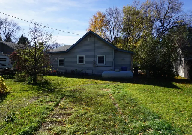 Photo 2 of Single family home for sale at 608 4th Street Se, Barnesville, MN 56514 | MLS# 7162253 | Listing updated on 2026-10-21