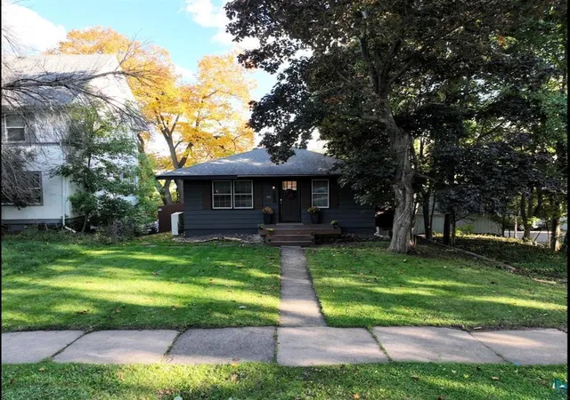 Photo 2 of Single family home for sale at 1906 E 6th Street, Duluth, MN 55812 | MLS# 7162258 | Listing updated on 2026-10-21