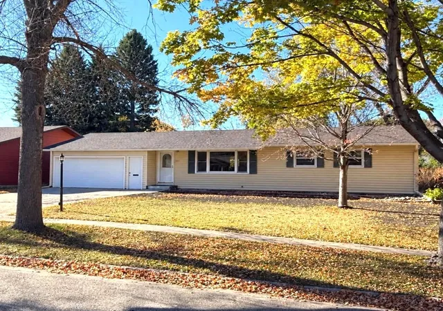 Photo 1 of Single family home for sale at 505 Maple Ln, Moorhead, MN 56560 | MLS# 7162269 | Listing updated on 2026-10-21