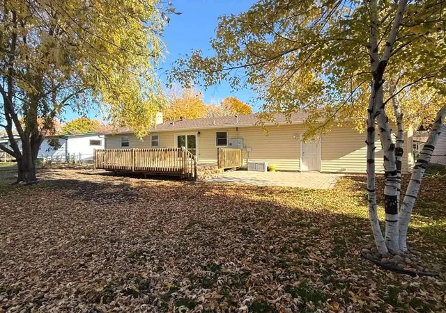 Photo 3 of Single family home for sale at 505 Maple Ln, Moorhead, MN 56560 | MLS# 7162269 | Listing updated on 2026-10-21