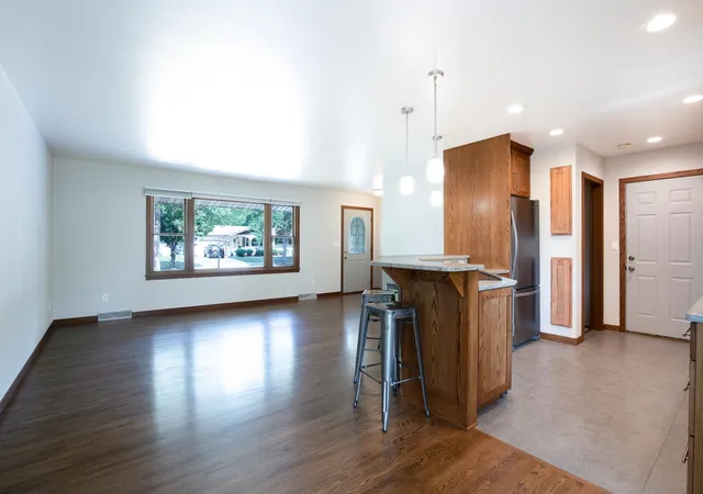 Photo 4 of Single family home for sale at 505 Maple Ln, Moorhead, MN 56560 | MLS# 7162269 | Listing updated on 2026-10-21