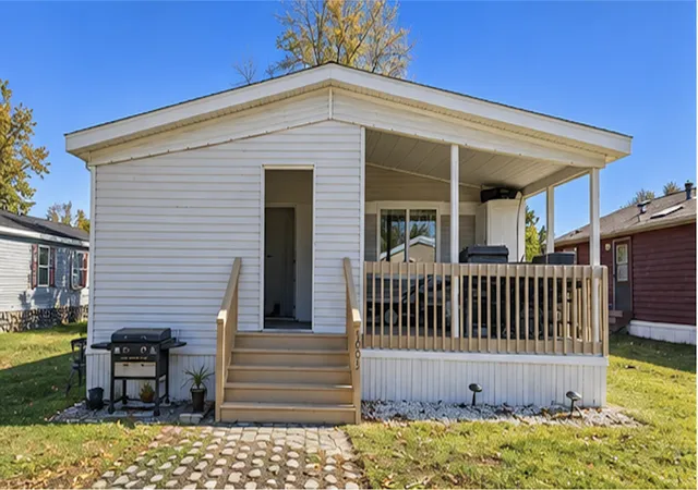 Photo 1 of Single family home for sale at 1003 2 Avenue E, West Fargo, ND 58078 | MLS# 7162271 | Listing updated on 2026-10-22