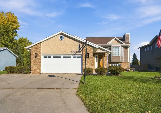 Photo 1 of Single family home for sale at 816 9th Avenue Ne, Dilworth, MN 56529 | MLS# 7162277 | Listing updated on 2026-10-28