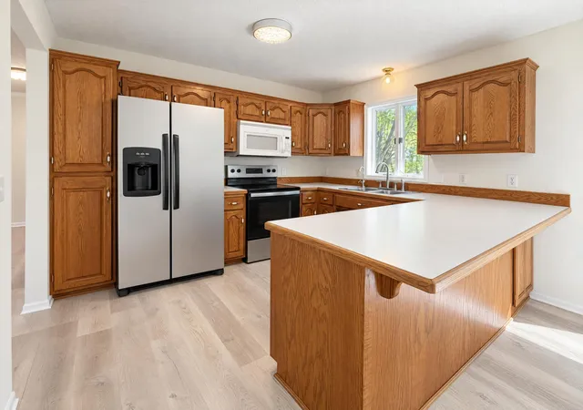 Photo 3 of Single family home for sale at 1122 Prairie Ct S, Shakopee, MN 55379 | MLS# 7162279 | Listing updated on 2026-10-20