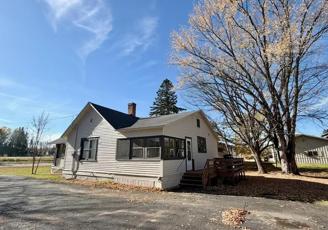 Photo 3 of Single family home for sale at 309 W Vermilion Dr, Cook, MN 55723 | MLS# 7162282 | Listing updated on 2026-10-20
