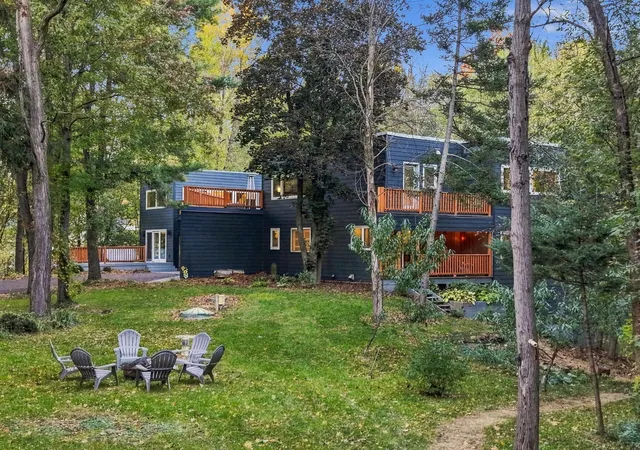 Photo 3 of Single family home for sale at 4 W Pleasant Lake Rd, Saint Paul, MN 55127 | MLS# 7162289 | Listing updated on 2026-10-19