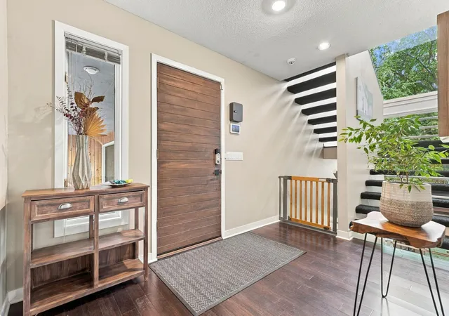 Photo 4 of Single family home for sale at 4 W Pleasant Lake Rd, Saint Paul, MN 55127 | MLS# 7162289 | Listing updated on 2026-10-19
