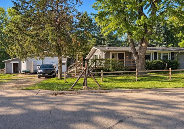 Photo 2 of Single family home for sale at 1236 2nd Street, Saint Paul Park, MN 55071 | MLS# 7162302 | Listing updated on 2026-10-20
