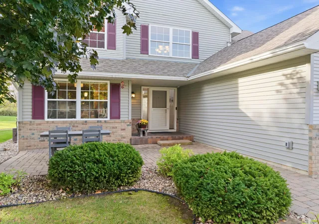 Photo 2 of Single family home for sale at 1613 Pinnacle Dr, Dundas, MN 55019 | MLS# 7162313 | Listing updated on 2026-10-21