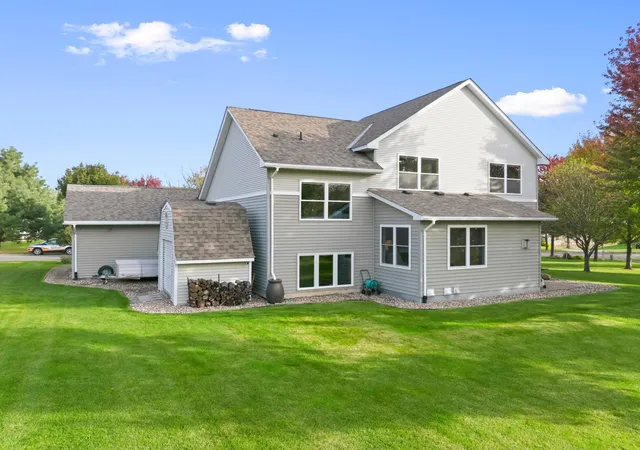 Photo 3 of Single family home for sale at 1613 Pinnacle Dr, Dundas, MN 55019 | MLS# 7162313 | Listing updated on 2026-10-21