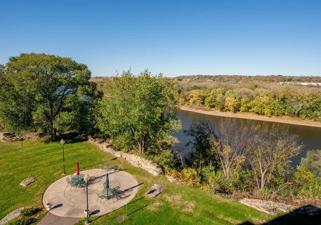 Condo for sale at 1021 Sibley Memorial Hwy #204, Mendota Heights, MN 55118 | MLS# 7162321