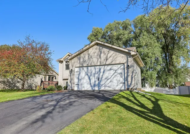 Photo 2 of Single family home for sale at 5739 180th Street W, Farmington, MN 55024 | MLS# 7162327 | Listing updated on 2026-10-22